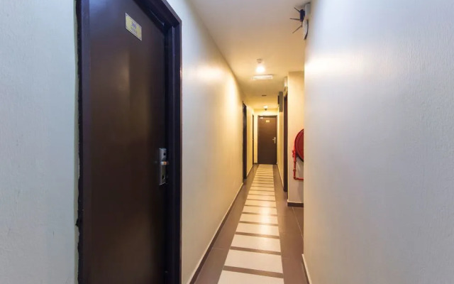 OYO 110 Cosmic Hotel