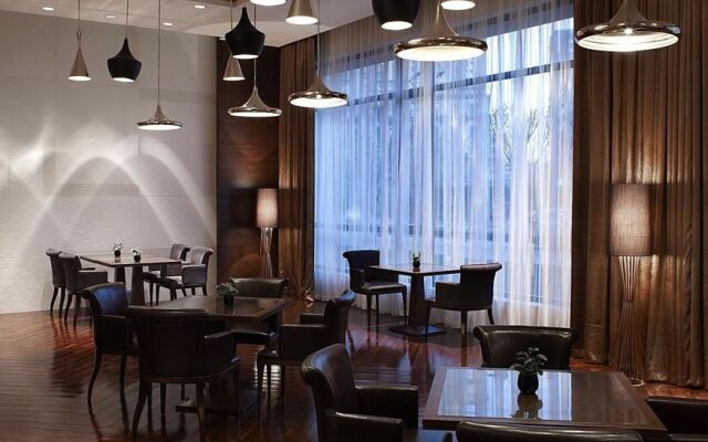Renaissance Tianjin Lakeview Hotel cum Marriott Executive Apartments