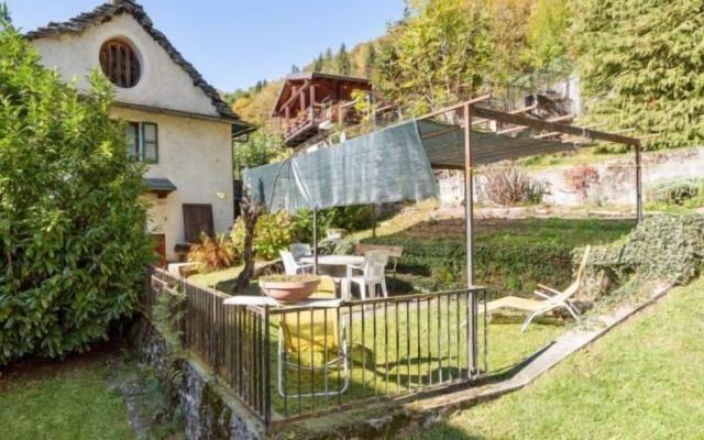 Vanzone Historic House with garden