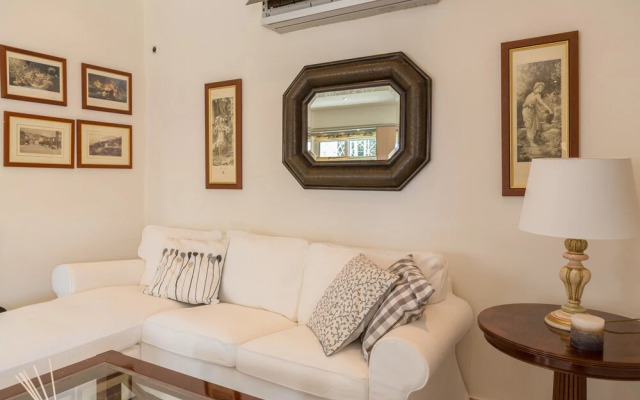 Bright & Spacious two-floor Family Garden Home