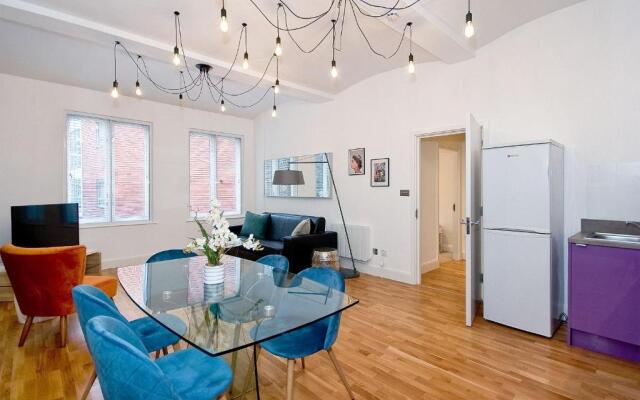 Mulberry Flat 2 - Two bedroom 1st floor by City Living London