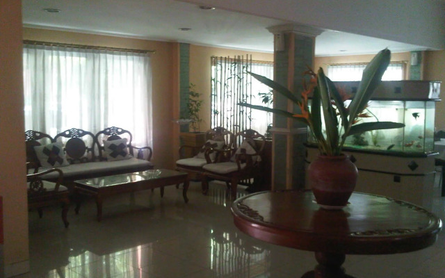 Hotel Sanashtri