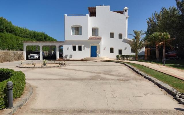 EL GOUNA-Elegant 4-bedroom Villa with Heated Pool