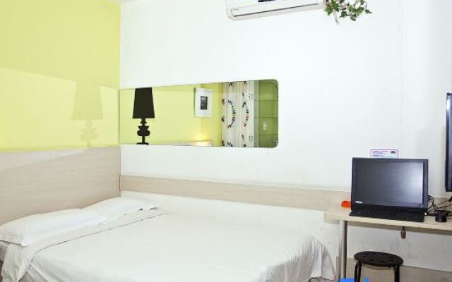 100 Hotel
