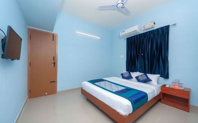 OYO 15702 Thulsi Residency
