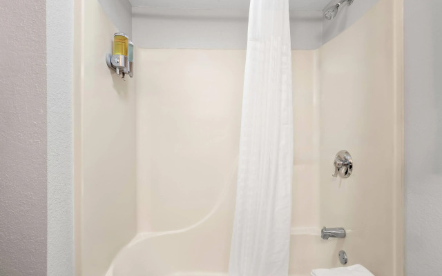 Days Inn by Wyndham Hillsdale