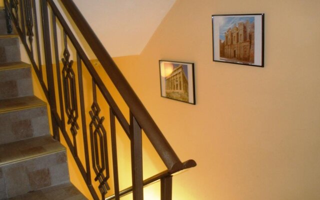 Sunny House Hotel