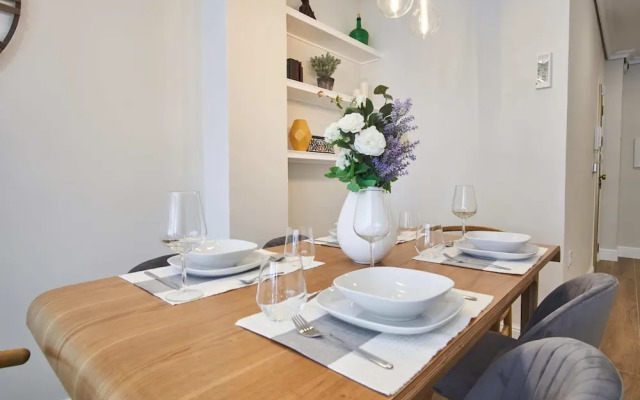 Arjona Riverside Central Deluxe by Valcambre