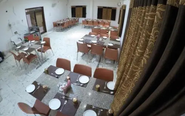 Hotel Bhagyoday Palace