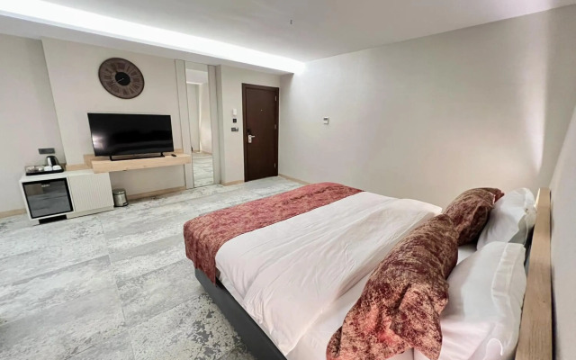 Life Point Hotel