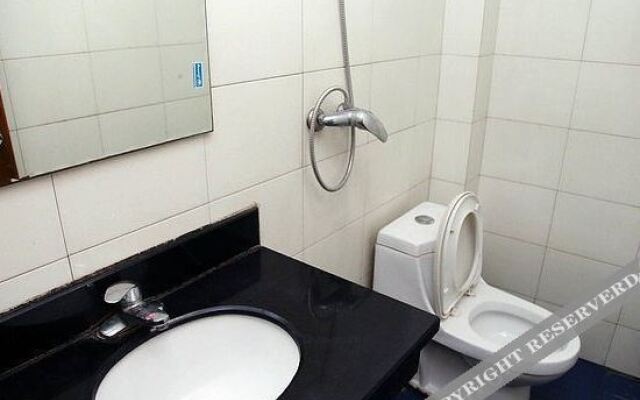 Hengda Business Hotel (Taizhou Linhai High-speed Railway South Station)