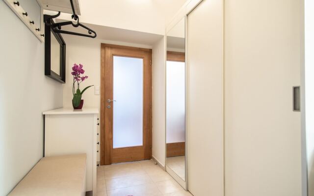 Lovely Apartment on Mala Strana just 10 mins walk to scenic places