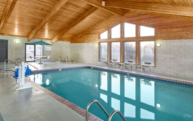 AmericInn by Wyndham Burlington