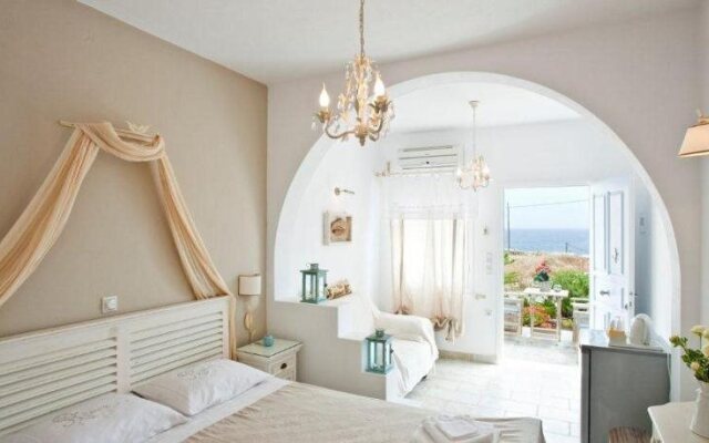 Kimolis Studios & Apartments