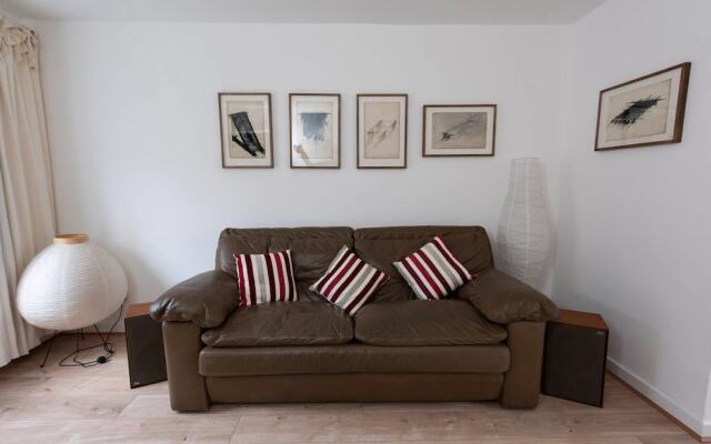 Sleek & Stylish 2BD Home w/ Office/studio