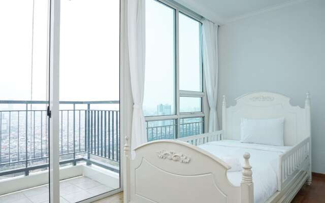 Big and Cozy 2BR Apartment at Ancol Mansion