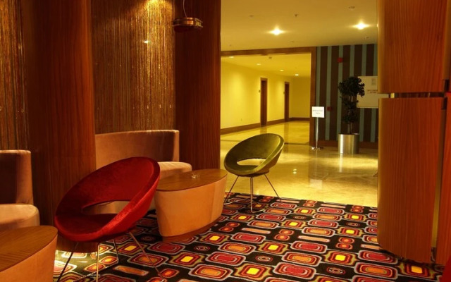 Grand Nur Plaza Hotel