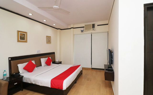 OYO 24624 Kaycee Residency