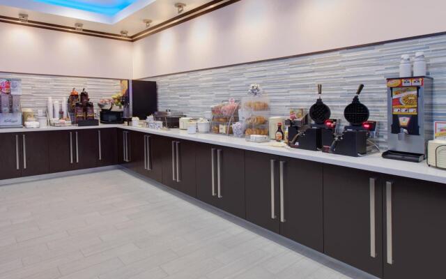 Spark by Hilton Midland South