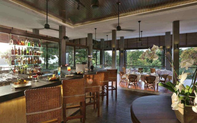 Ambong Pool Villas