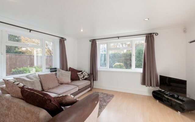 Sulston Lodge 3-Bedroom House