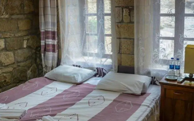 Zeushan Kucuk Otel