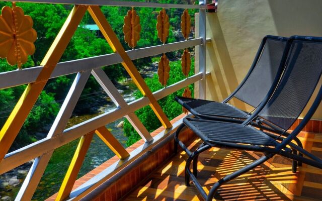 Hotel Mansarovar