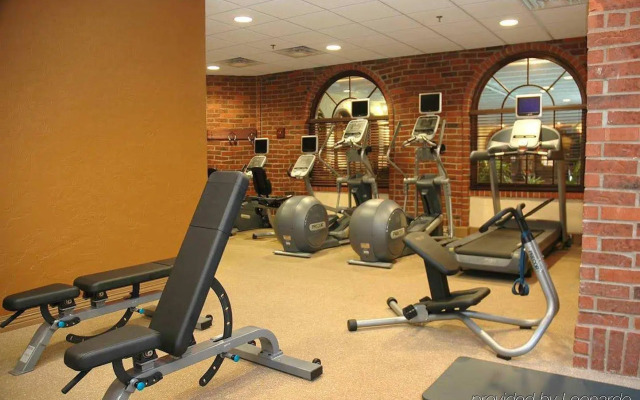 Embassy Suites Kansas City Plaza