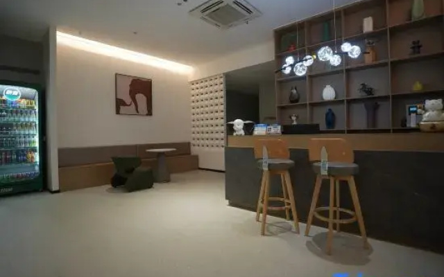 Morandi Design Hotel (Binjiang Road)