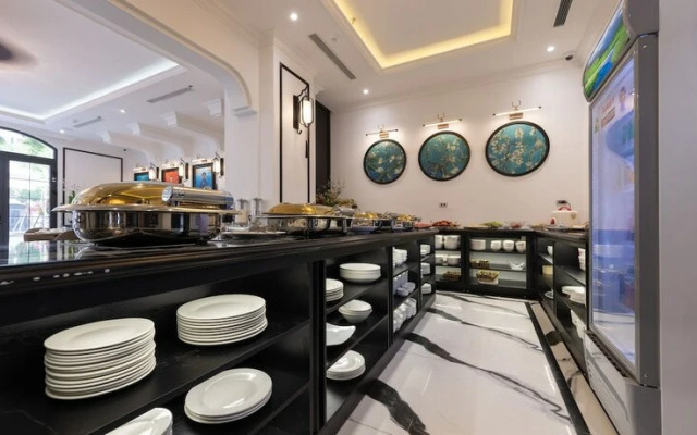Phong Lan Unique Hotel