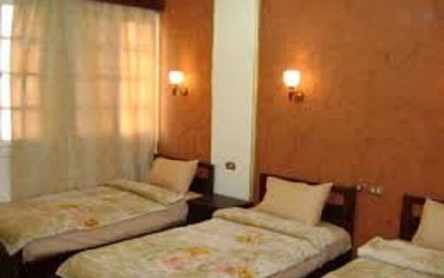 Rotana Palace Hostel