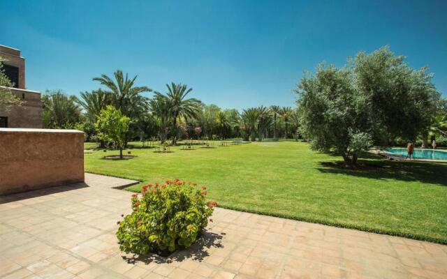 Villa Alouna en exclusivité avec piscine privée dans la Palmeraie