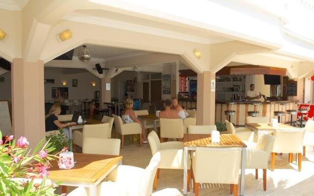 Club Alka Apart Hotel