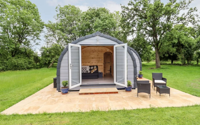 Meadow Lodge @ Berrys Place Farm