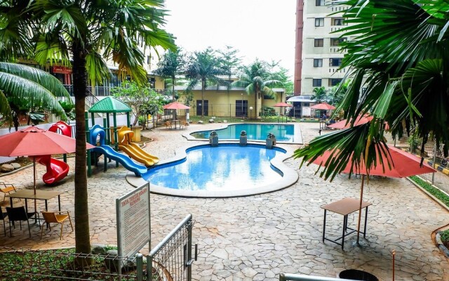 Comfort Studio Room At Kebagusan City Apartment