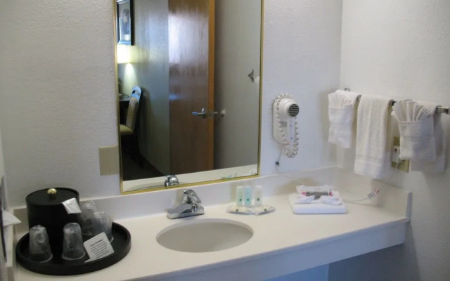 Quality Inn  Suites Gallup I-40 Exit 20