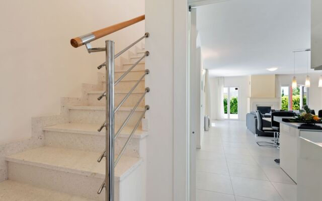 Luxurious Villa in Splitska With Swimming Pool