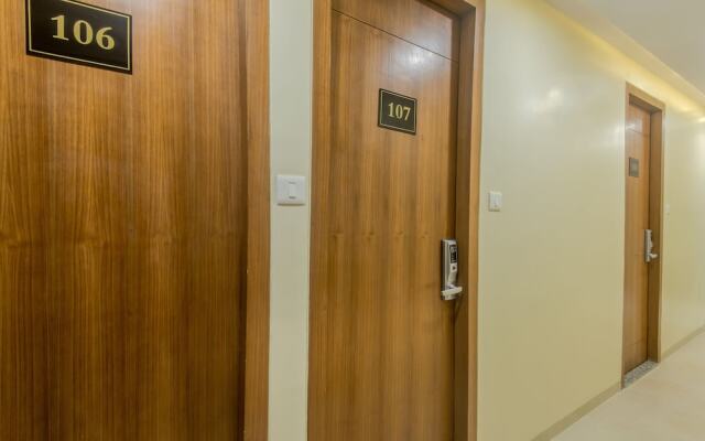 OYO 9996 Hotel Arton Suites
