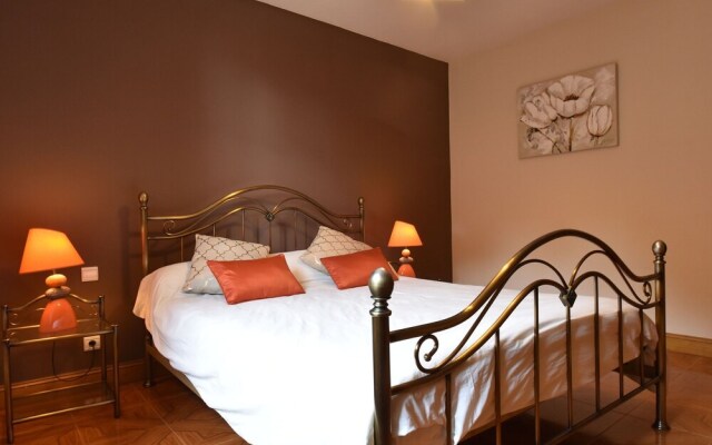 Luxurious Holiday Home in Domme with Swimming Pool