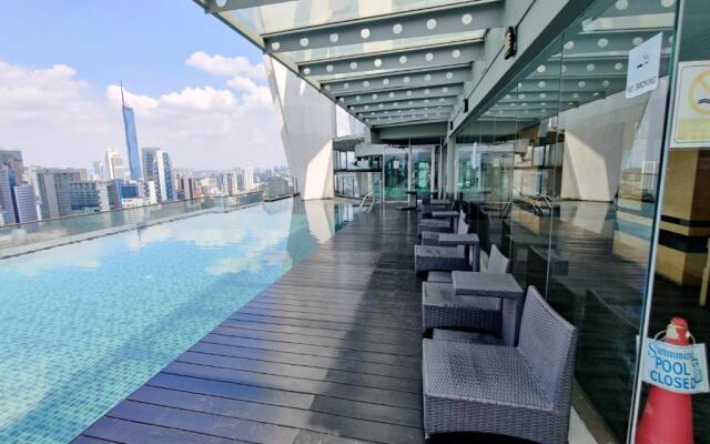 SkyBed Over The Sky Hostel @Regalia Suites & Residences KL