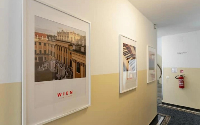Studio-Apartment between Schoenbrunn & the City Center (09)