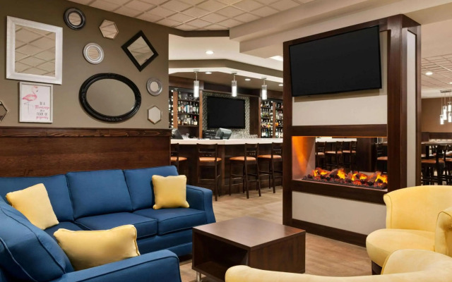 Travelodge by Wyndham Saskatoon