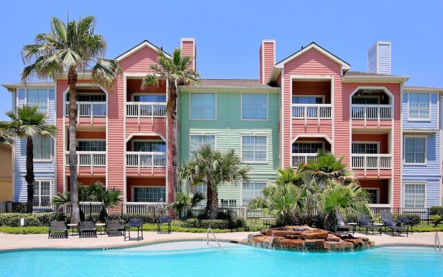 Dawn 823 Condo With Private Balcony and Views of Gulf of Mexico by Redawning