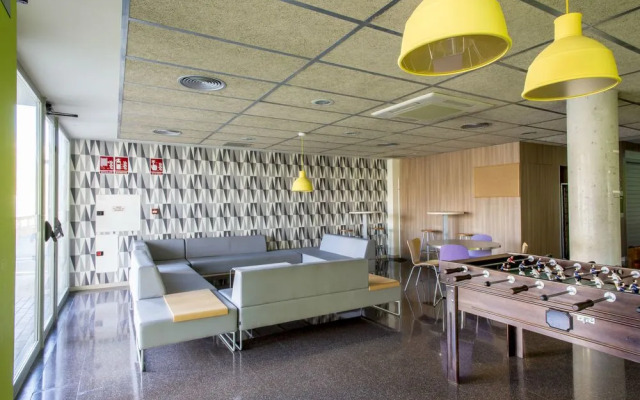 Albergue Residencia Universitaria Resa Los Abedules - Campus Accomodation