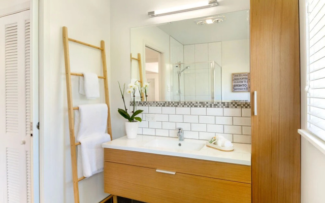 Eight on Church Waiheke Accommodation