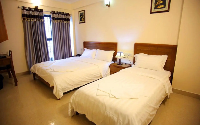 The Lounge Business Hotel