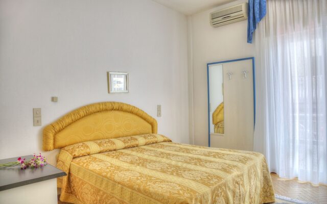 Hotel Fides