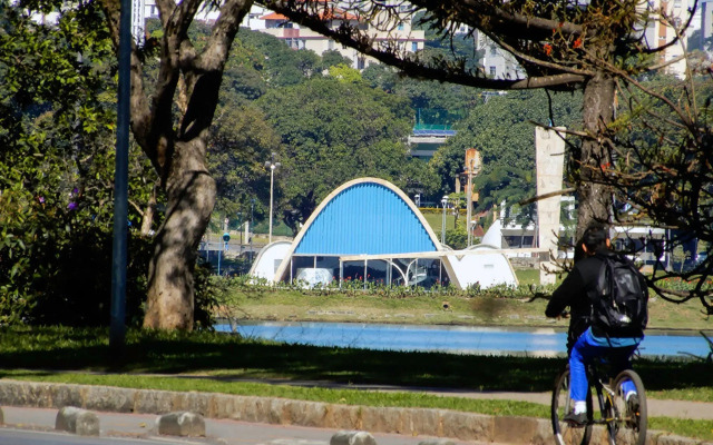 Jacuzzi Privativa e Vista a Lagoa da Pampulha