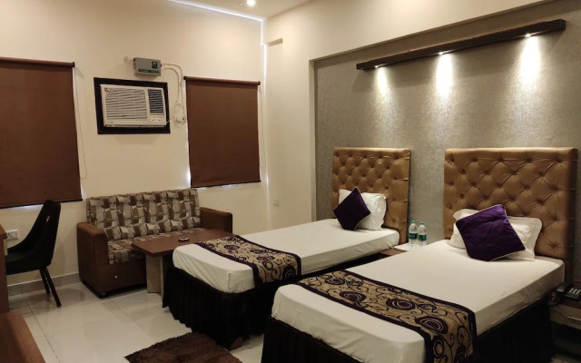 Hotel Maple Delite