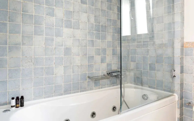 Luxurious Villa in Vasiliki with Swimming Pool & Hot Tub